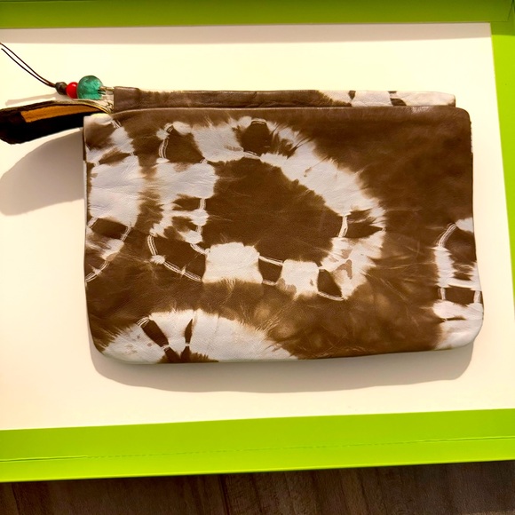 TAYTU Ethiopian Leather Expandablee Zippered Clutch Wristlet ethically made NWOT - Picture 1 of 13